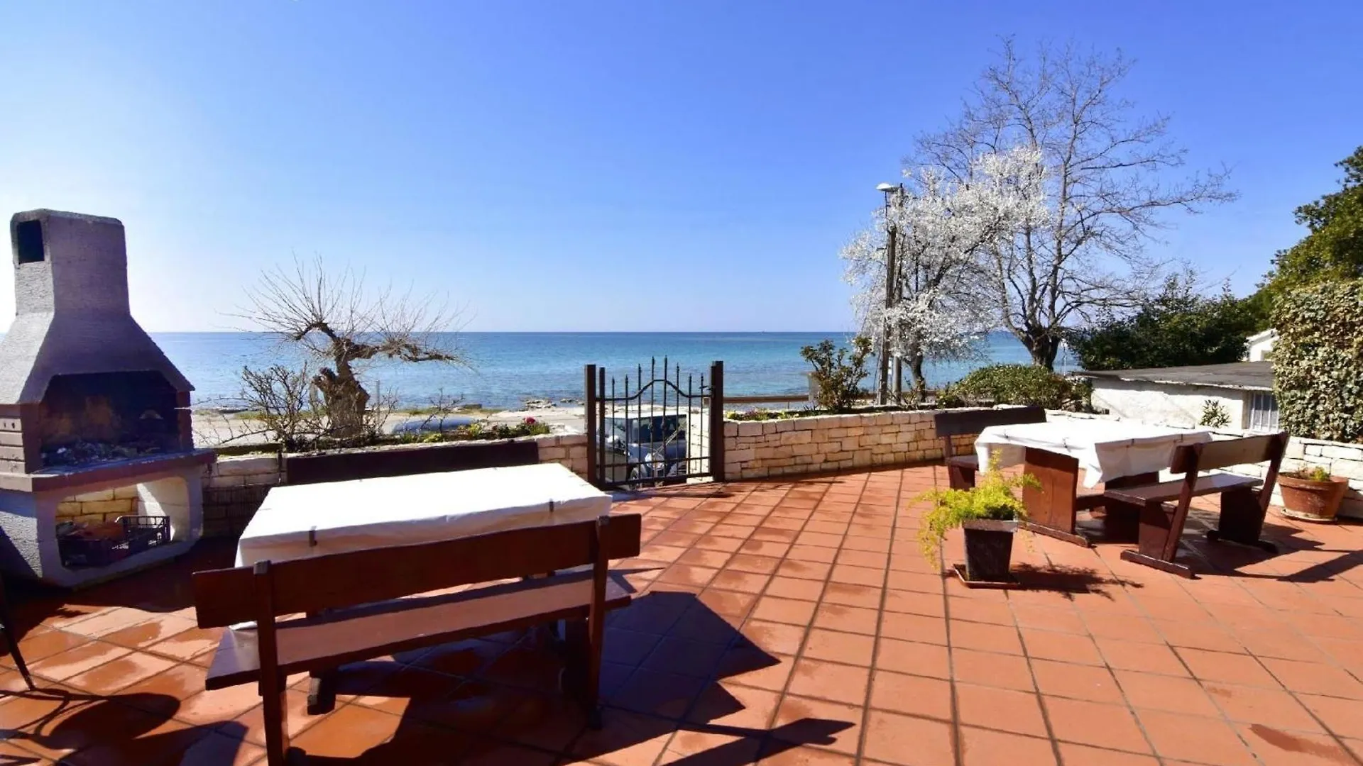 Ferienwohnung In Basanija Mit Schoener Terrasse Zambratija 0*,  Horvátország
